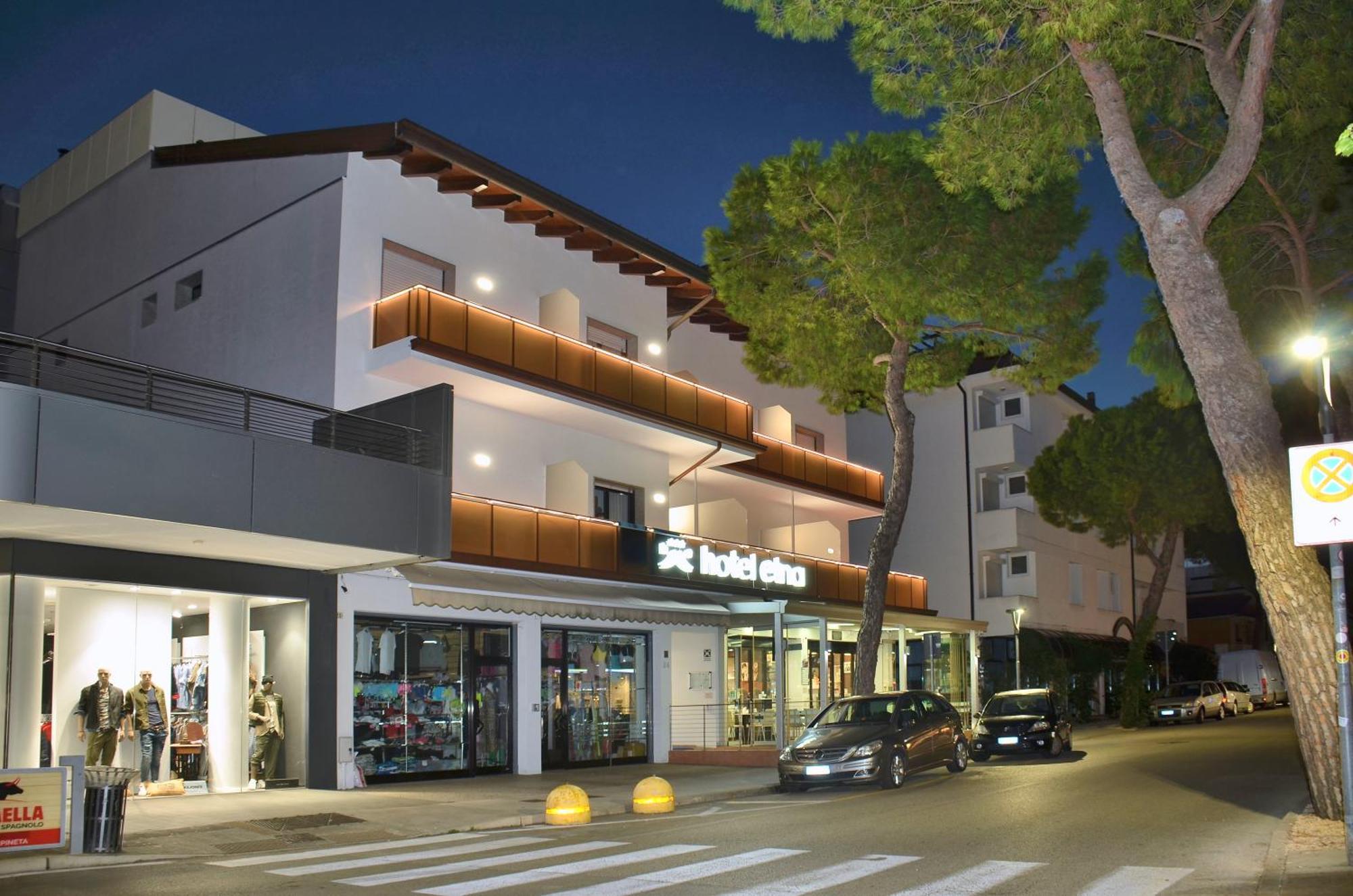 Hotel Etna Lignano Sabbiadoro Exteriör bild