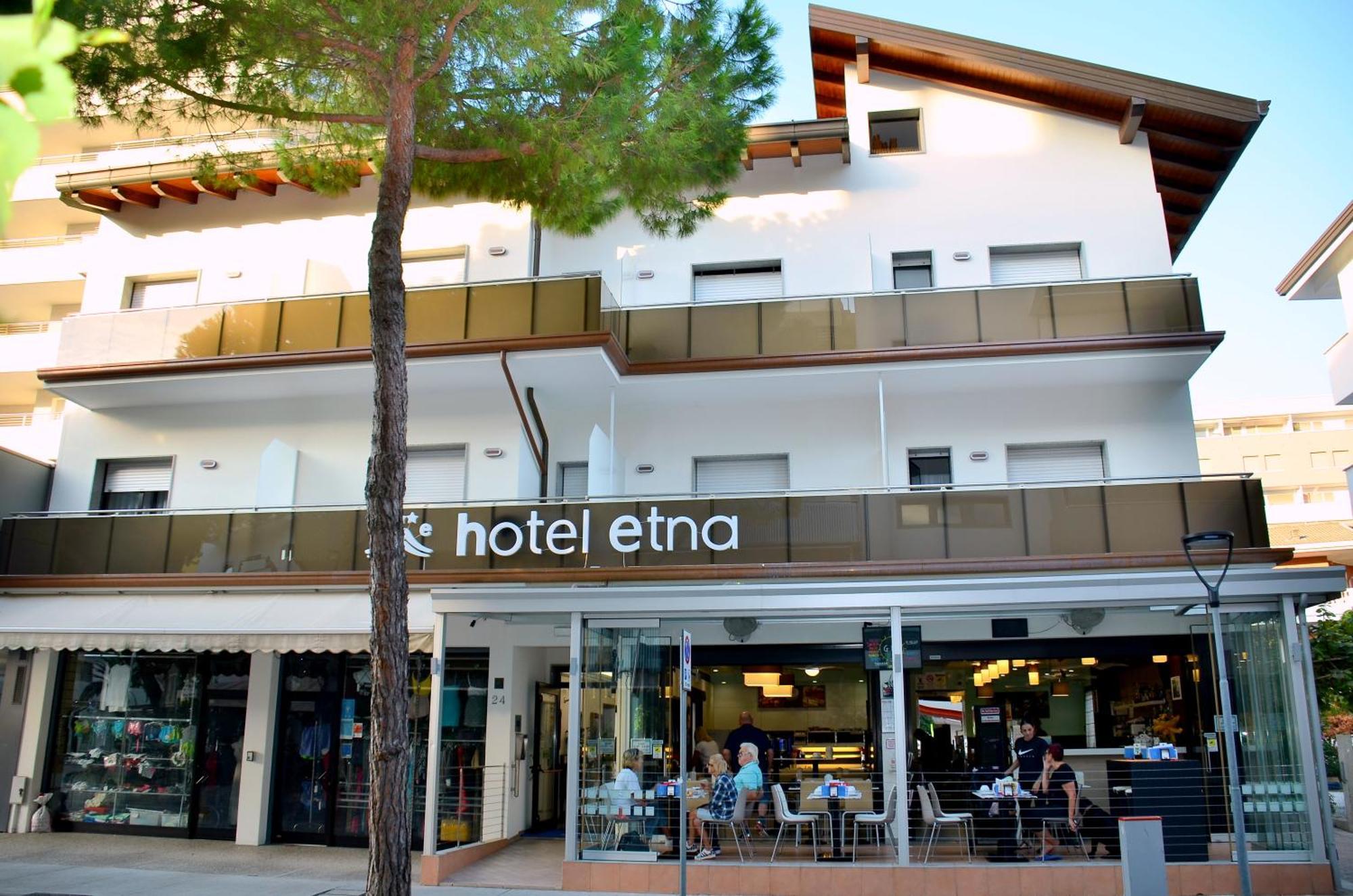 Hotel Etna Lignano Sabbiadoro Exteriör bild