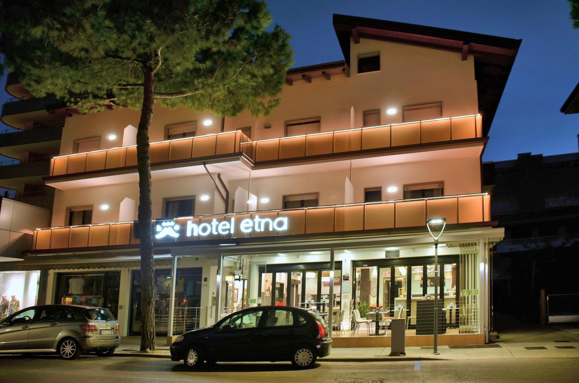 Hotel Etna Lignano Sabbiadoro Exteriör bild