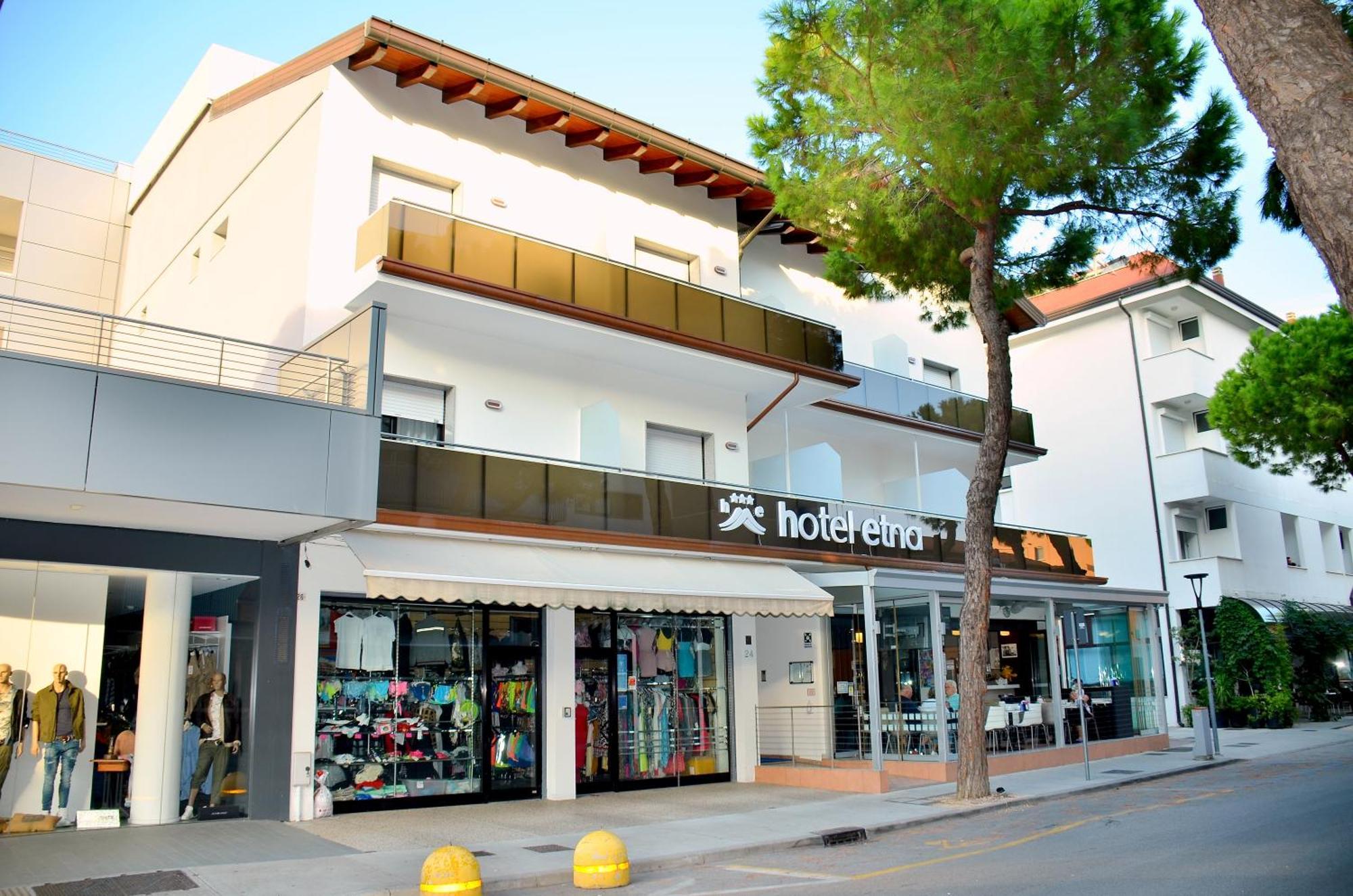 Hotel Etna Lignano Sabbiadoro Exteriör bild