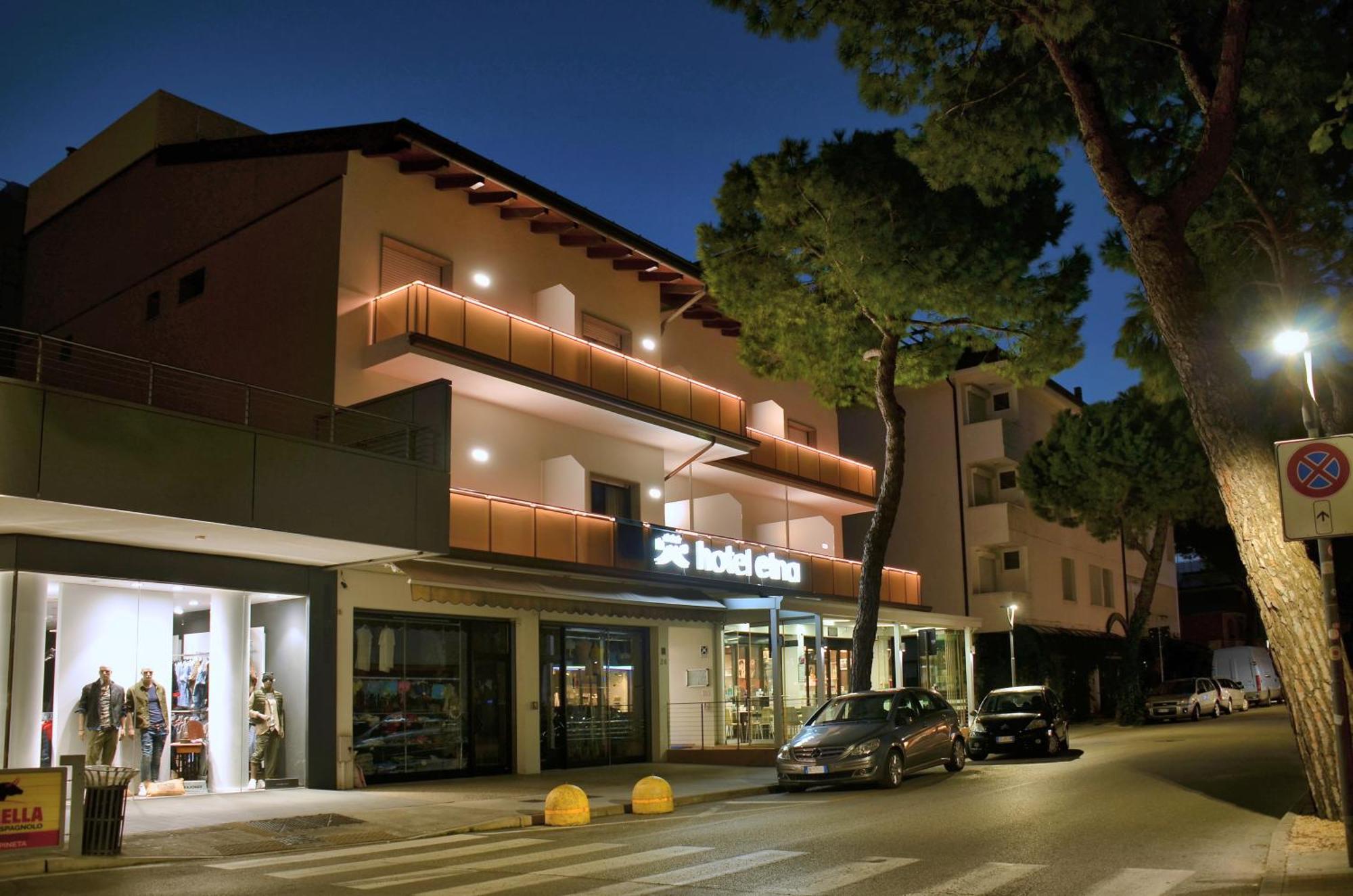Hotel Etna Lignano Sabbiadoro Exteriör bild