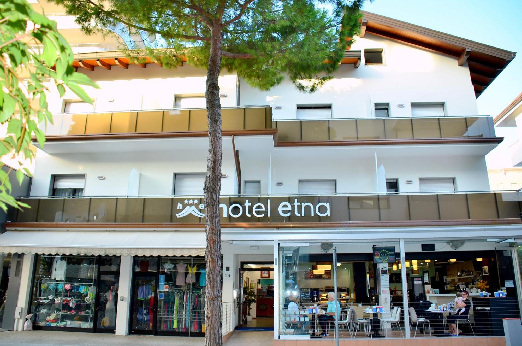 Hotel Etna Lignano Sabbiadoro Exteriör bild